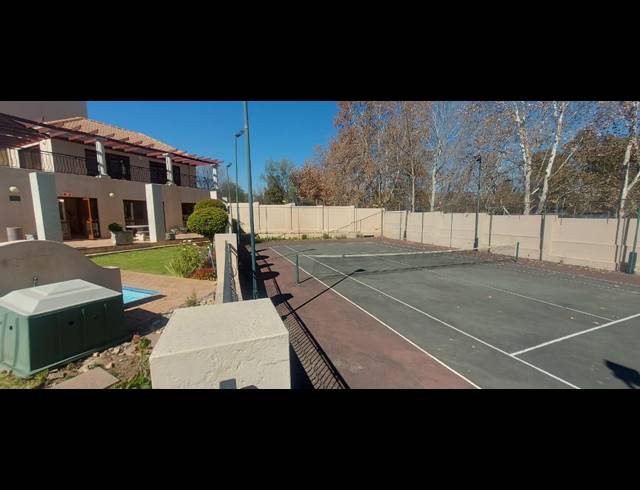 1 BEDROOM TOWNHOUSE FOR SALE IN SUNNINGHILL